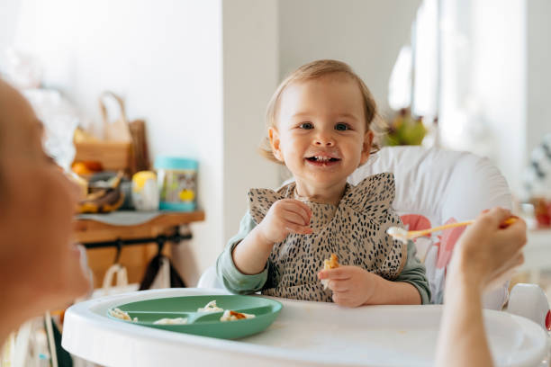 How to Feed Your Baby: A Comprehensive Guide for New Parents