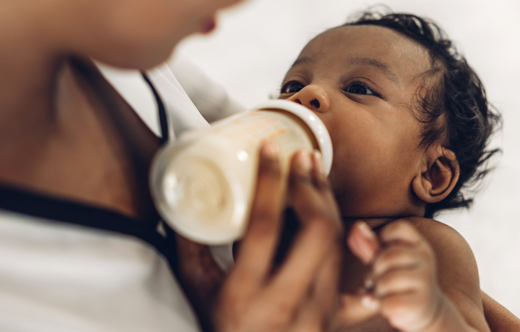 Understanding Baby Feeding Cues: Recognizing Your Infant's Hunger and Fullness Signs