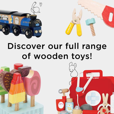 Le Toy Van - Honeybake Childrens Wooden Vanilla Birthday Cake Play Food Pretend Toy | Perfect For Pretend Role Play | Birthday Cake Play Kitchen Role Play Toy (TV273)