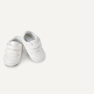 Amazon Essentials Unisex Babies' Hook & Loop Court Sneakers, White, 3 Infant