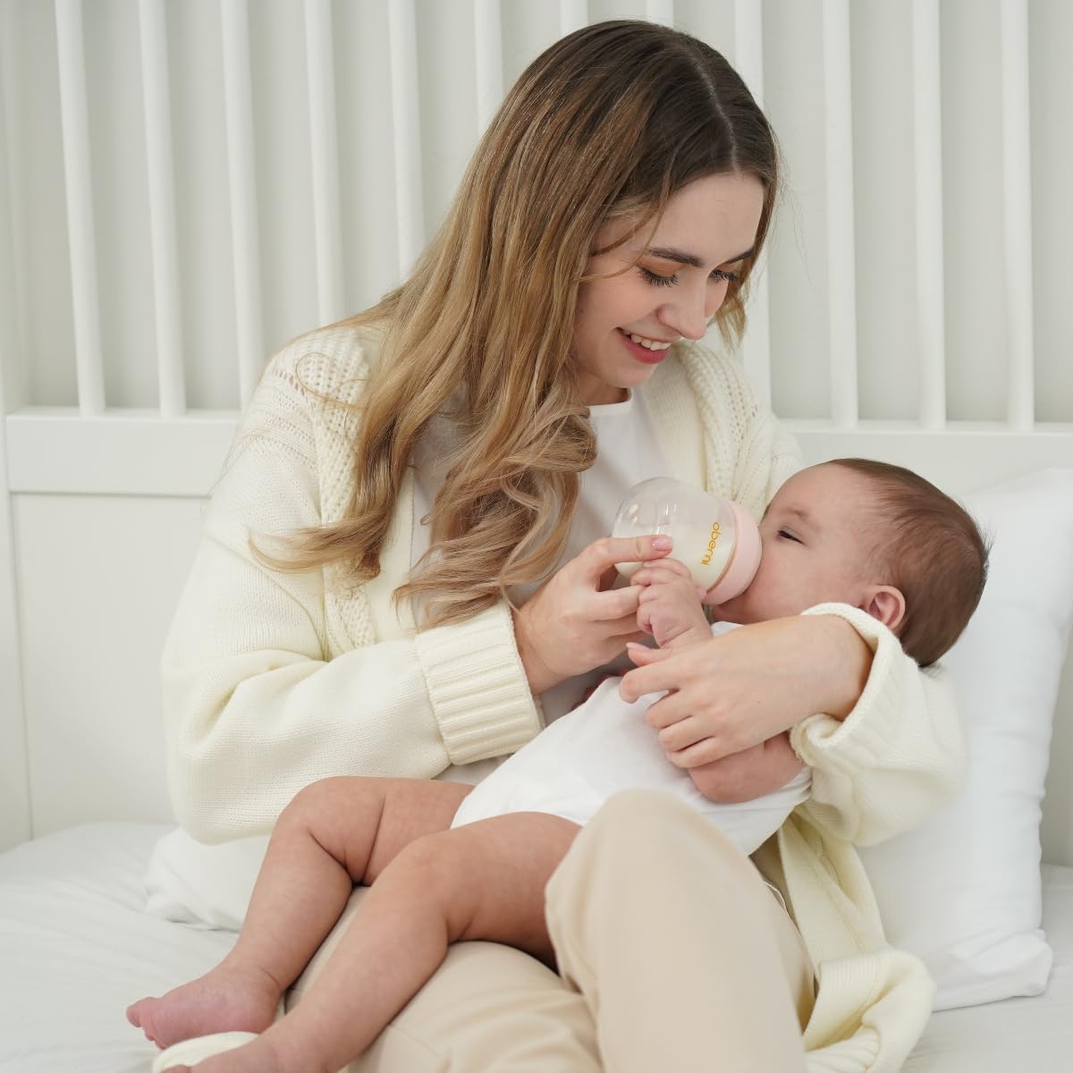 Glass Baby Bottles,Anti Colic Breastfeeding Bottle with Natural Response Nipple Size S,Wide Neck Slow Flow Baby Bottle for Baby,Newborn,Preemie 0-3 0-6 Month,BPA Free (Pink, 1 Pack, 4 Ounce)