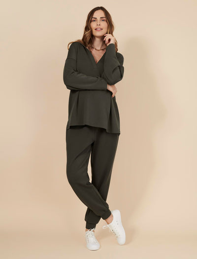 Motherhood Maternity Women's Scuba Underbelly Pregnancy Pocket Jogger Sweatpant, Deep Depths