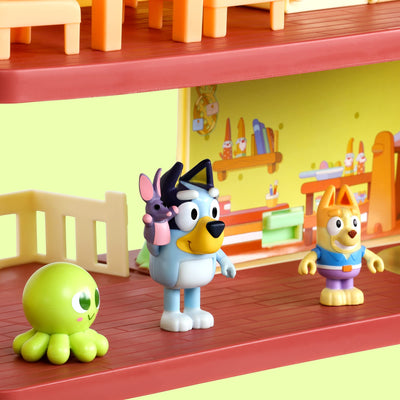 Bluey House Playset | XL Lights & Sounds Playhouse, Amazon Exclusive, Includes Dance Floor, Nana, Bingo, Chattermax & Bluey Toys, Ages 3+