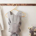BabyBjörn Baby Carrier Mini, Light Gray, 3D Jersey | Infant Carrier (7-25 lbs), Ergonomic, Easy-to-Use