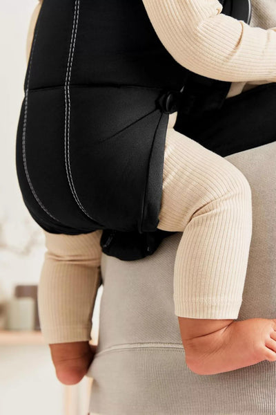 BabyBjörn Baby Carrier Mini, Black, Woven | Newborn Carrier (7-25 lbs), Ergonomic, Easy-to-Use