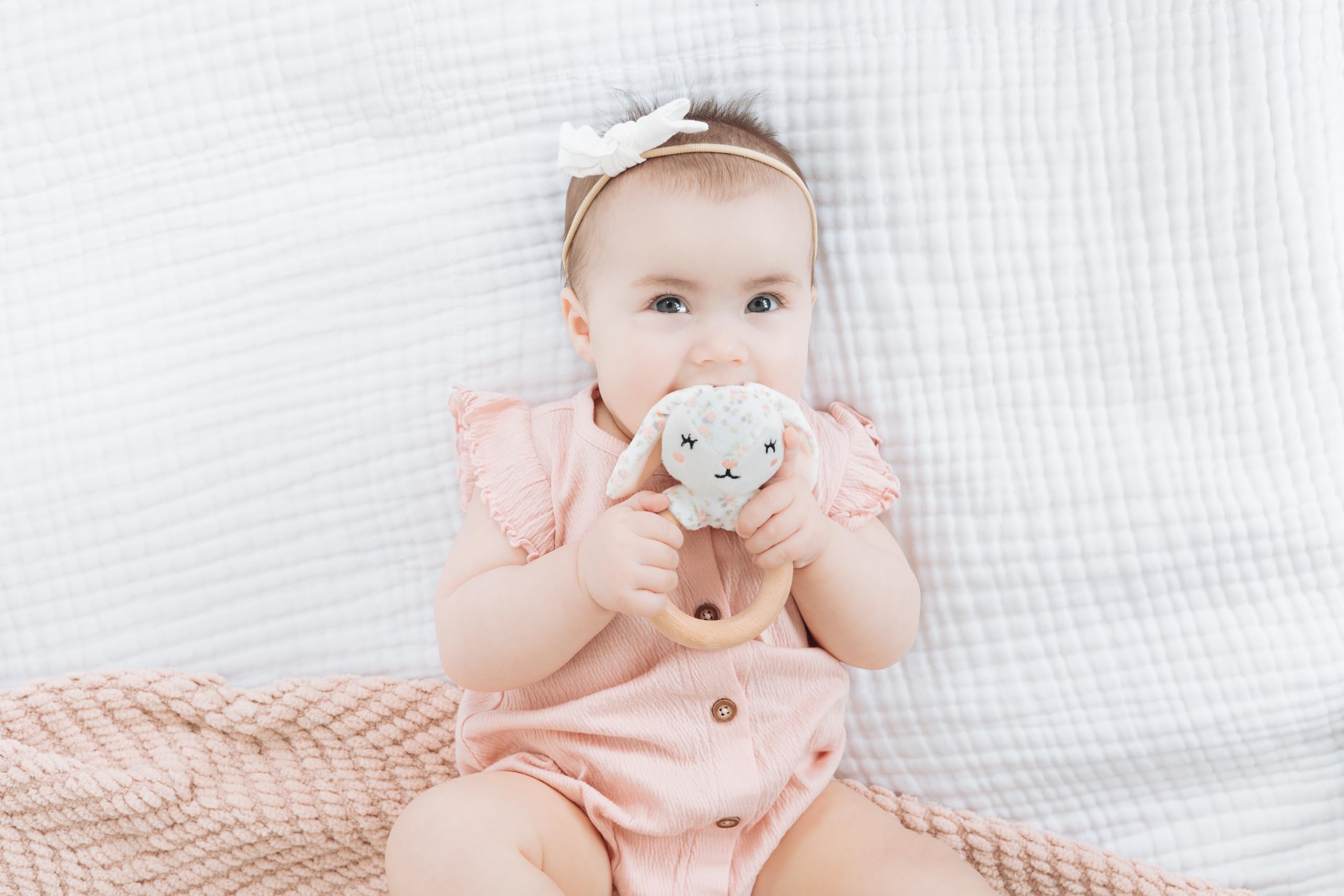 Pearhead Floral Bunny Wooden Baby Teething Ring, Natural Wood & Plush Infant Teether Rattle, BPA-Free Newborn Gum Soother, Easy-Grip Sensory Toy, 0 Months+