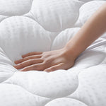 LEISURE TOWN Queen Mattress Pad Fitted Quilted Cotton Mattress Cover Cooling Soft Pillow Top Mattress Topper with Down Alternative Filling Mattress Protector with 8-21 Deep Pocket (60x80 White)