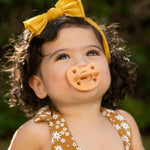 Chicco PhysioForma Luxe Orthodontic Pacifier for Babies 6-16 Months, One-Piece 100% Soft Silicone, Supports Breathing, Textured Shield & Handle, Sterilizing Case, BPA Free, 2-Pack, Cantaloupe