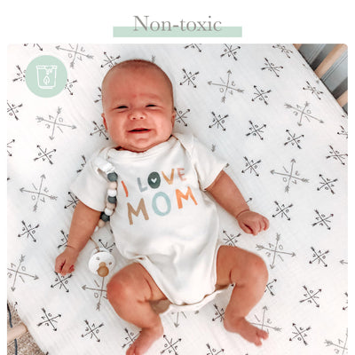 Finn + Emma - Gender Neutral Baby Bodysuit for 0-12 Months - Organic Cotton Baby Clothes - Love Mom Design