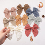 Doboi 8PCS Baby Girls Hair Clips Fable Hair Bows Cotton Linen Bows for Girls Hair Accessories for Baby Toddlers Kids （Includes Beige Cutout Hair Clip）
