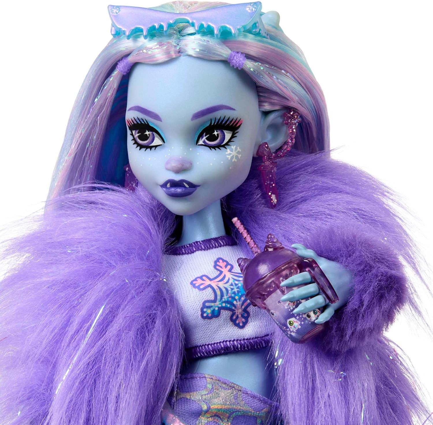 Monster High Doll, Abbey Bominable Yeti with Pet Mammoth Tundra & Accessories Including Furry Scarf & Snowflake Backpack