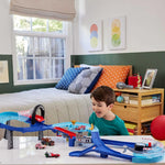 Mattel Disney and Pixar Cars Playset with 2 Toy Cars, Lightning McQueen & Francesco Bernoulli, GRC Jumping Raceway Track Set with Booster