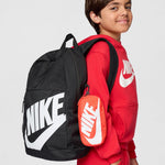 Nike Unisex Children's Backpack (20 L, Older Children) Backpack, Black/Orange/White, Einheitsgröße, Sports