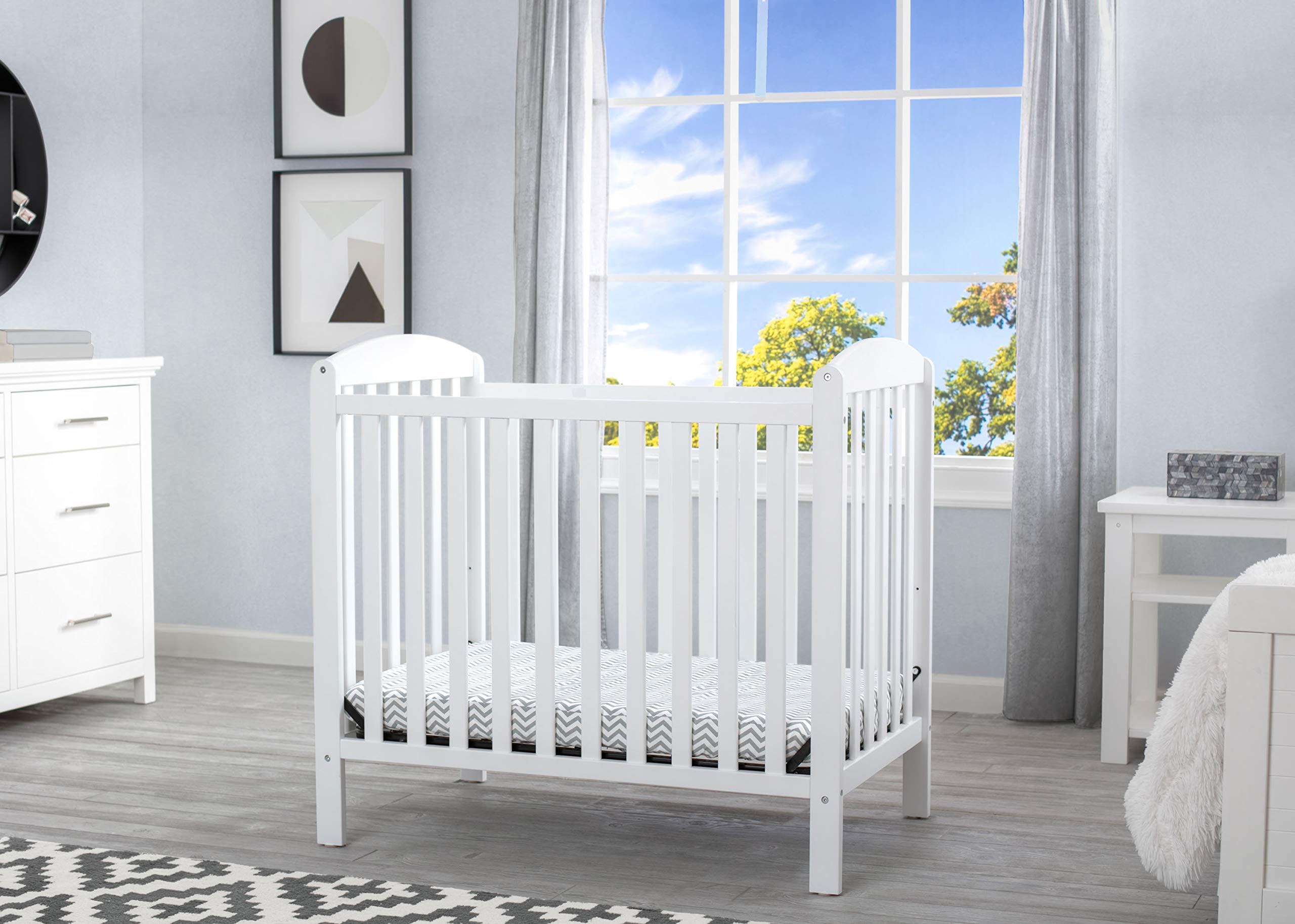 Delta Children Emery Mini Convertible Baby Crib with - Delta Children ...