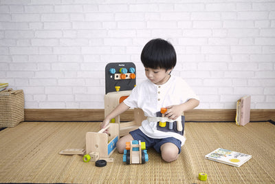 PlanToys® Construction Set Wooden Montessori Building and Engineering Toy | Fine Motor, Creativity and Early STEM Skill Development | Eco Friendly Educational Open Ended Play Kit