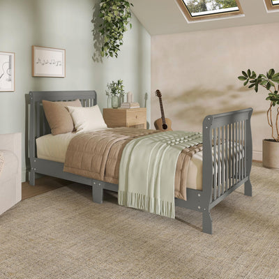 Dream On Me Chelsea 5-in-1 Convertible Full-Size Baby Crib in Steel Grey, GreenGuard Gold & BSA, Pinewood, 4 Mattress Heights, Converts to Toddler, Day & Full-Size Bed, Modern Classic Nursery